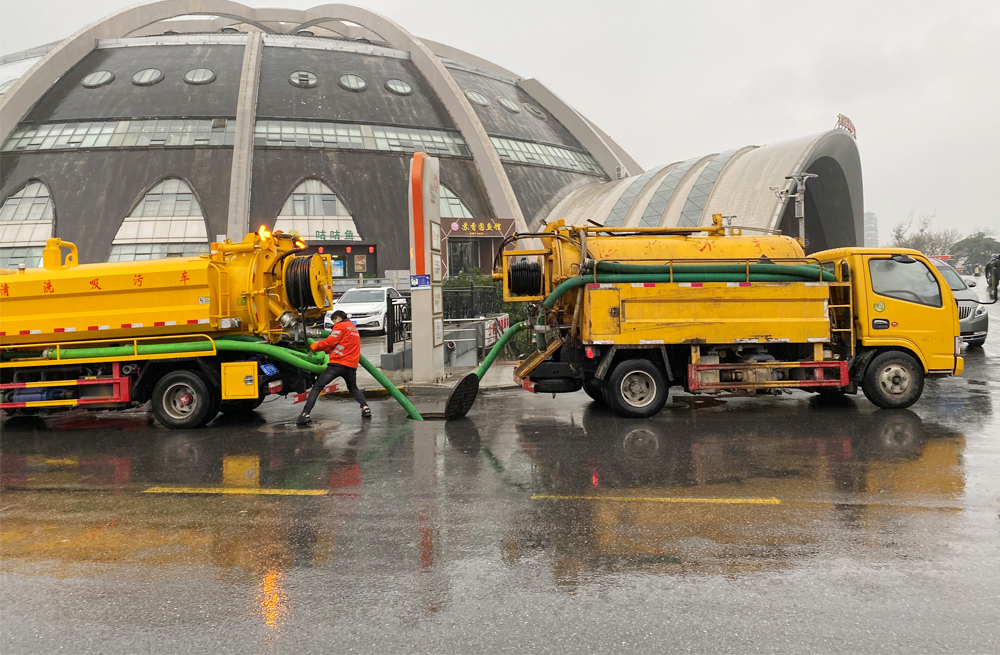 271南农大商场管道清淤